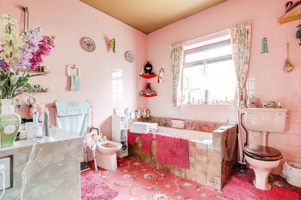 Foxhill Road, Burton Joyce, Nottinghamshire, NG14 5DB