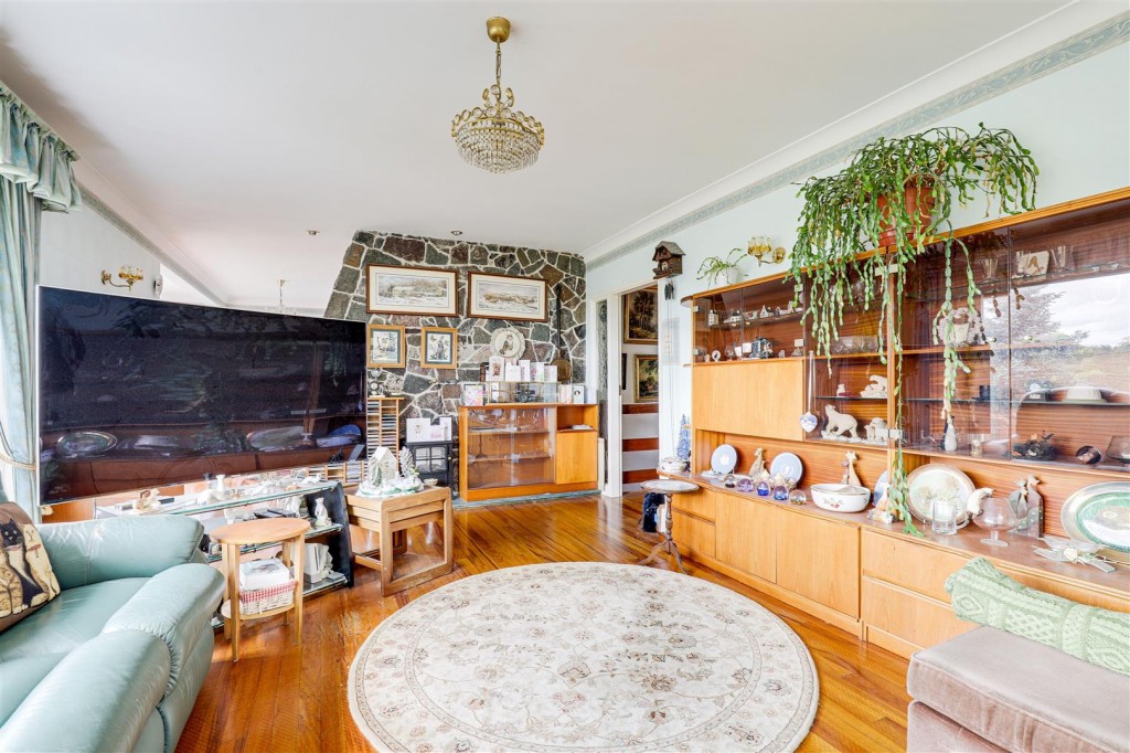 Foxhill Road, Burton Joyce, Nottinghamshire, NG14 5DB