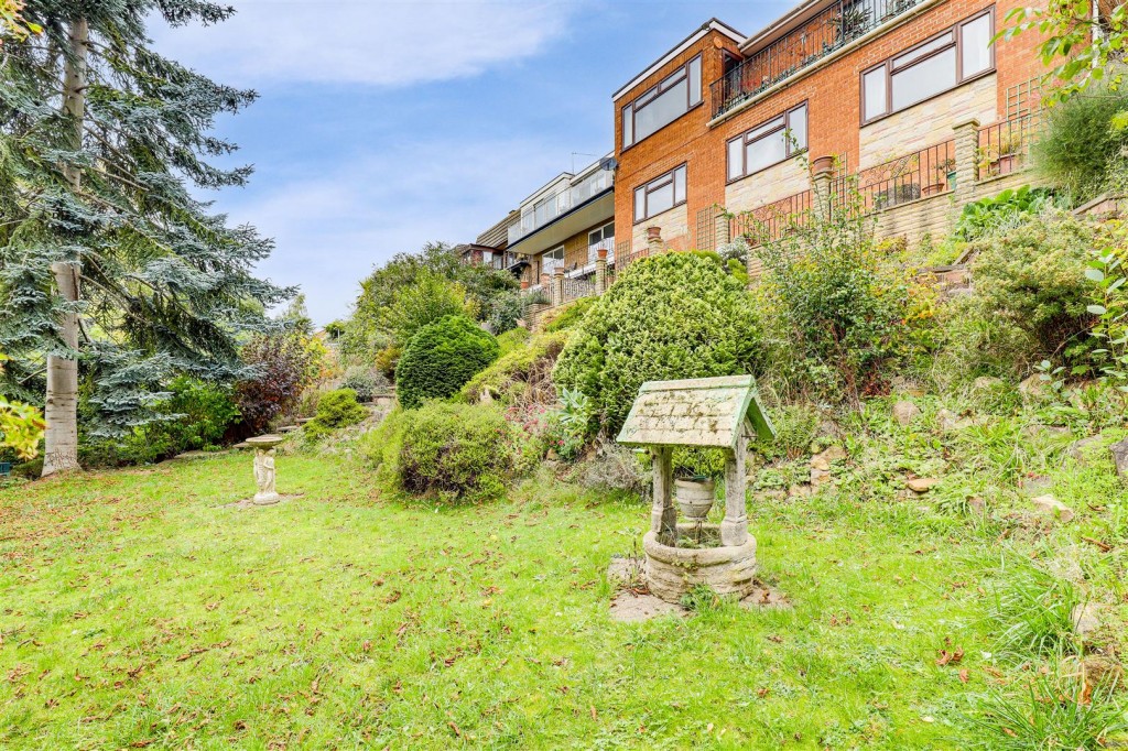 Foxhill Road, Burton Joyce, Nottinghamshire, NG14 5DB