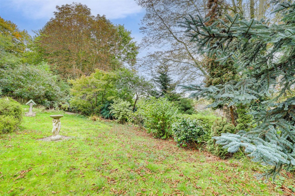 Foxhill Road, Burton Joyce, Nottinghamshire, NG14 5DB