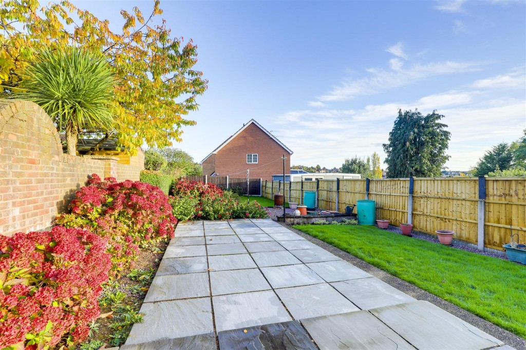 Prospect Road, Carlton, Nottinghamshire, NG4 1LX