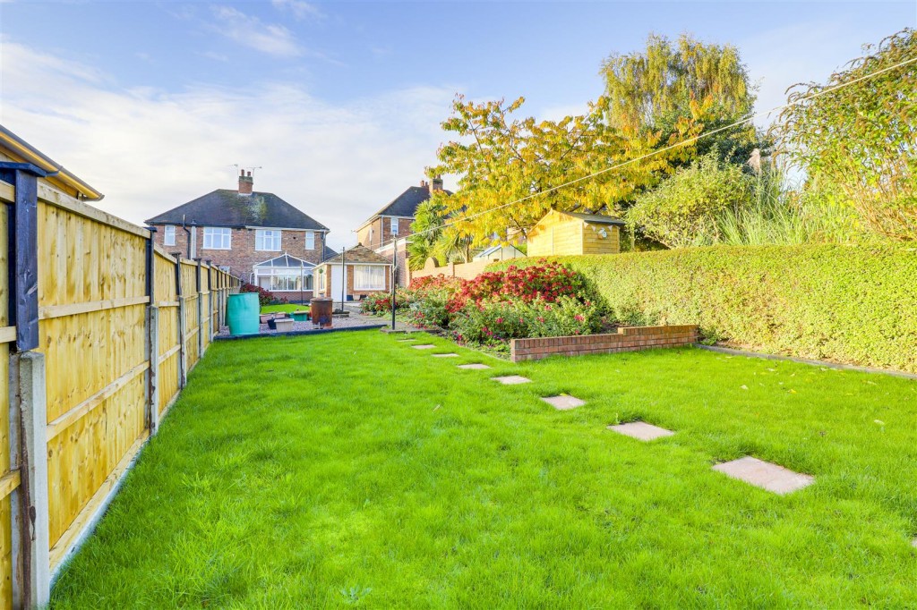 Prospect Road, Carlton, Nottinghamshire, NG4 1LX