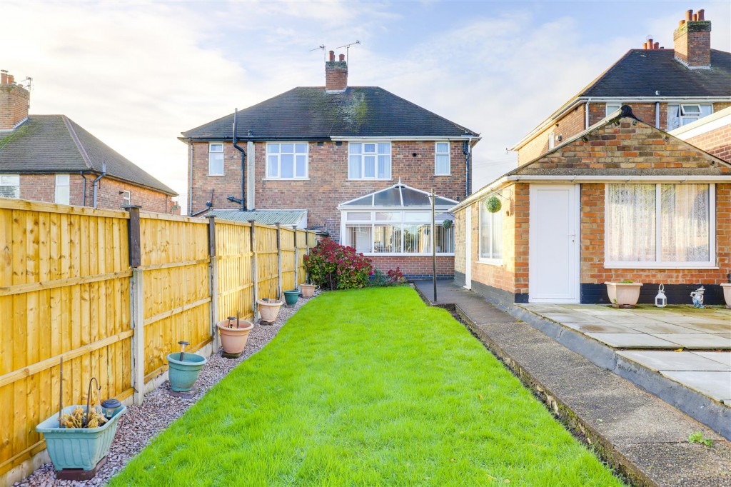 Prospect Road, Carlton, Nottinghamshire, NG4 1LX