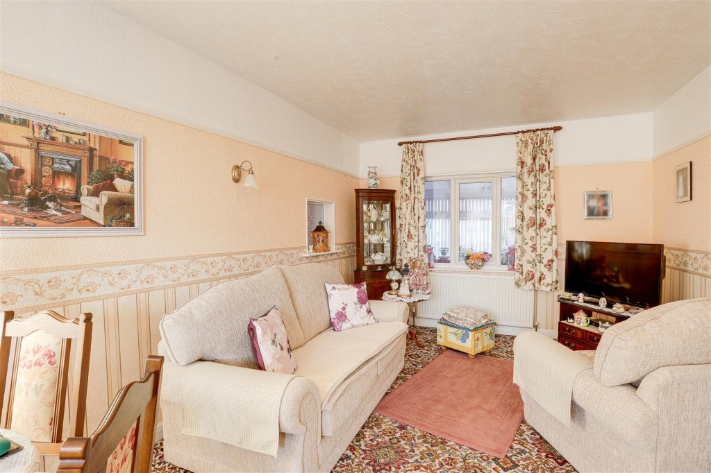 Prospect Road, Carlton, Nottinghamshire, NG4 1LX