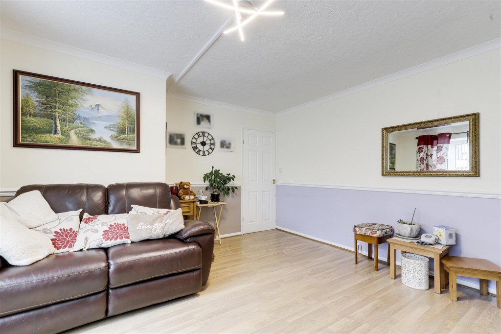 Cross Street, Arnold, Nottinghamshire, NG5 7BL