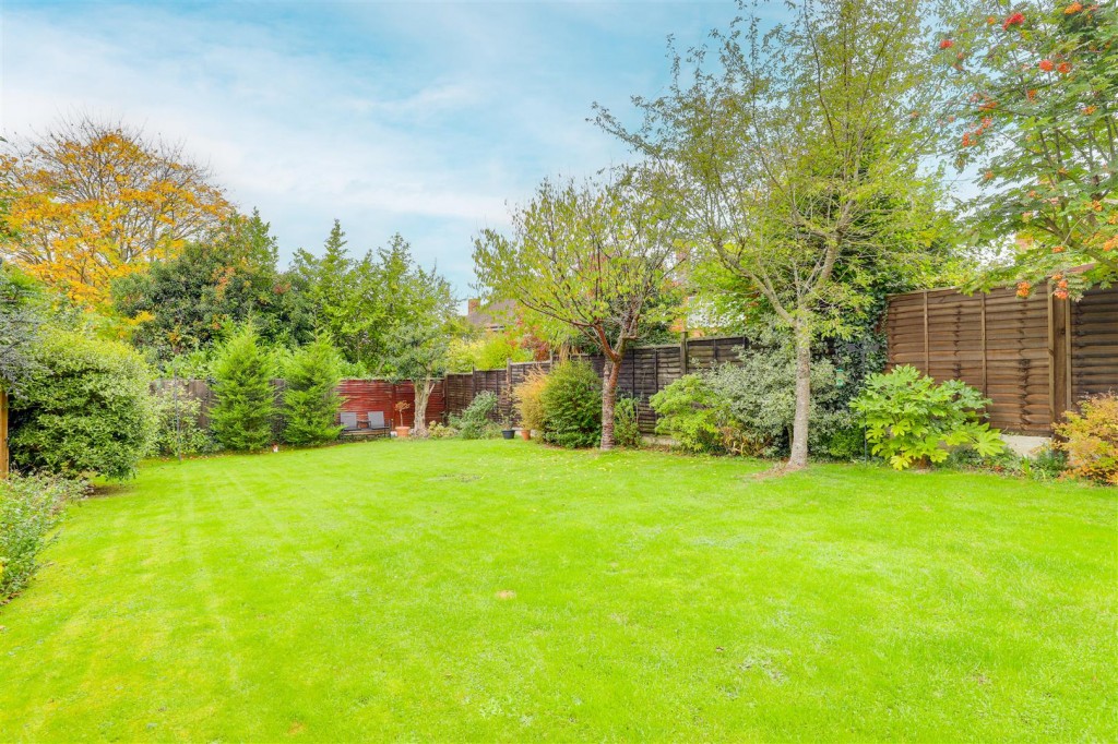 Harrow Road, West Bridgford, Nottinghamshire, NG2 7DX