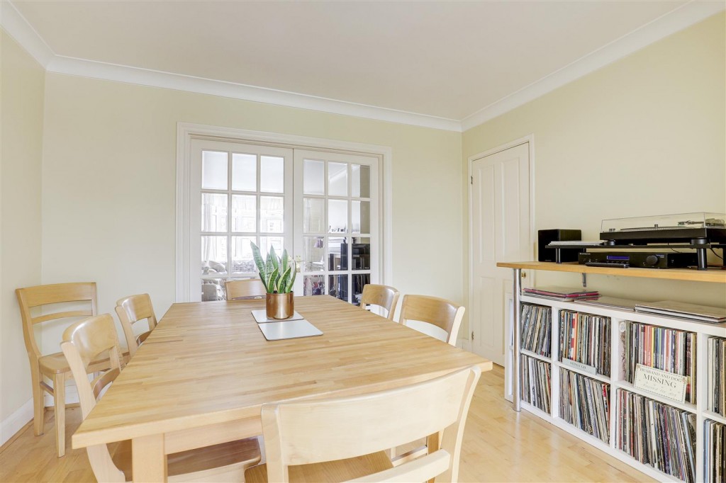 Harrow Road, West Bridgford, Nottinghamshire, NG2 7DX