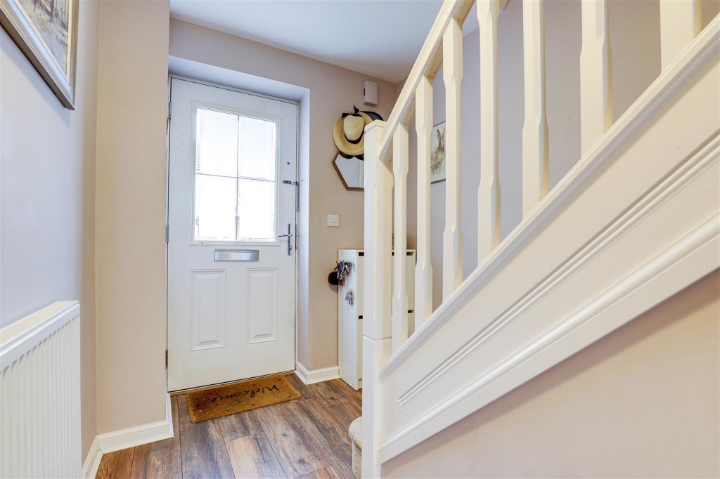 Ladybank Rise, Arnold, Nottinghamshire, NG5 8QG