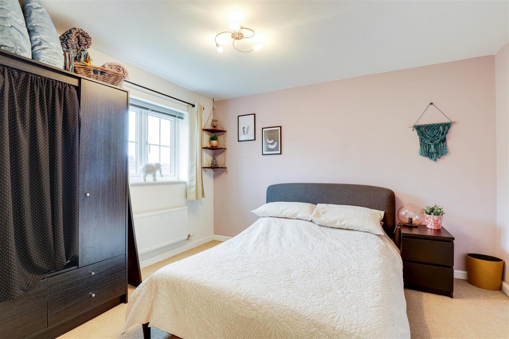 Ladybank Rise, Arnold, Nottinghamshire, NG5 8QG