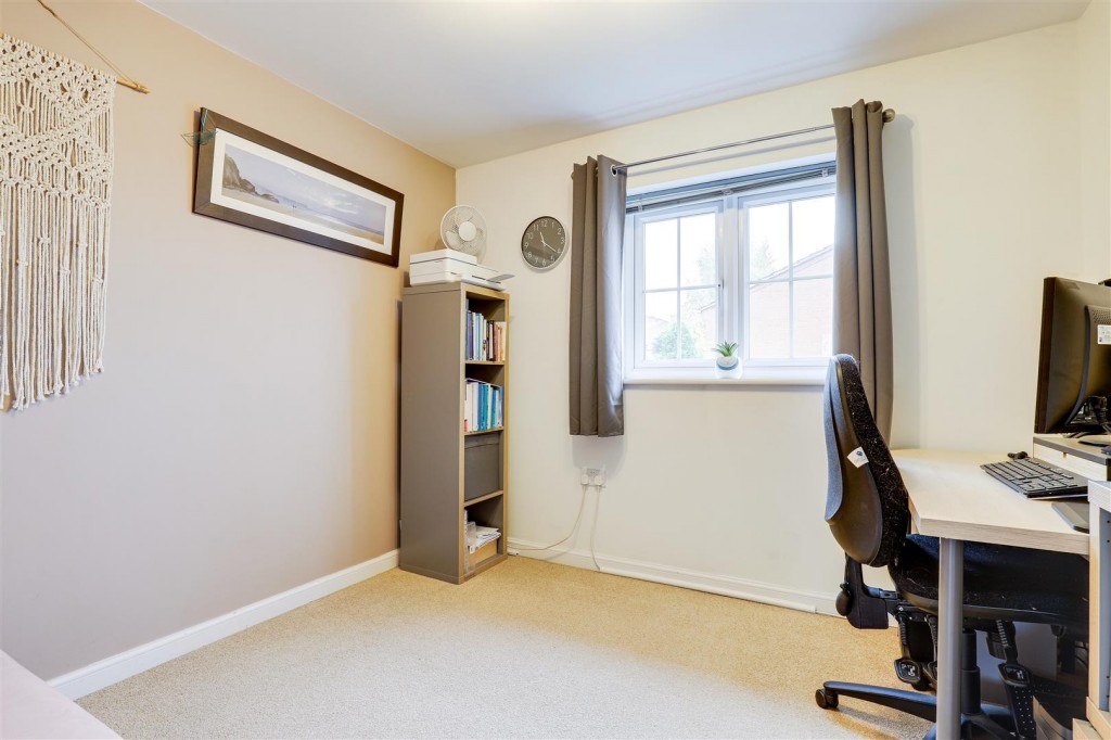 Ladybank Rise, Arnold, Nottinghamshire, NG5 8QG