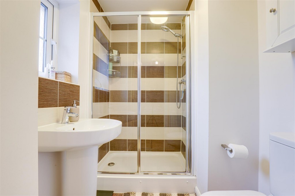 Ladybank Rise, Arnold, Nottinghamshire, NG5 8QG