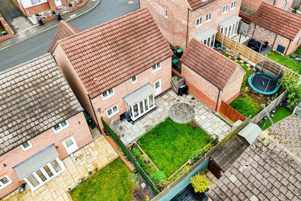 Ladybank Rise, Arnold, Nottinghamshire, NG5 8QG