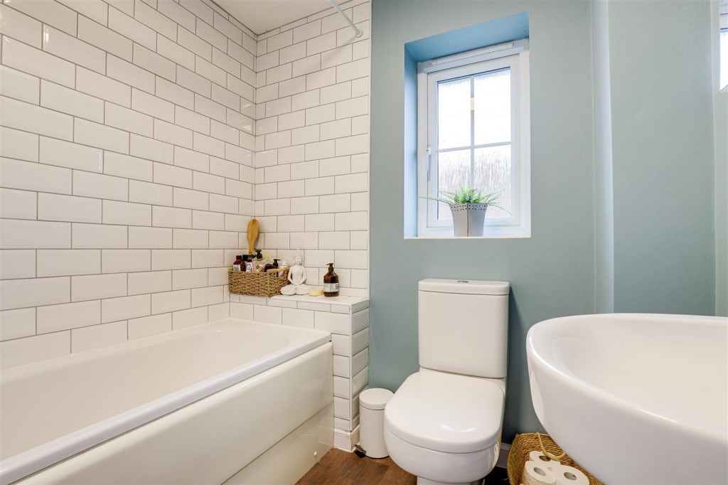 Ladybank Rise, Arnold, Nottinghamshire, NG5 8QG