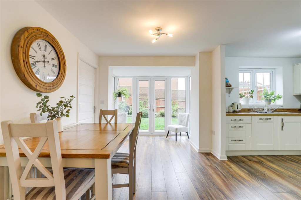 Ladybank Rise, Arnold, Nottinghamshire, NG5 8QG