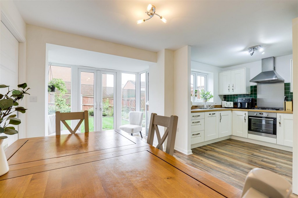 Ladybank Rise, Arnold, Nottinghamshire, NG5 8QG