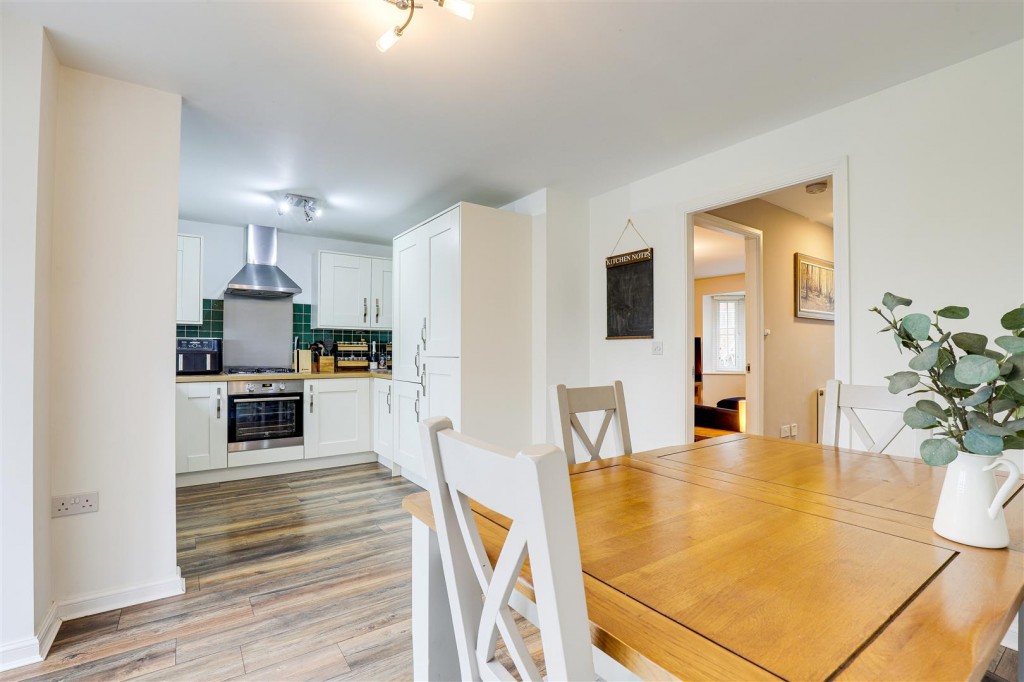 Ladybank Rise, Arnold, Nottinghamshire, NG5 8QG