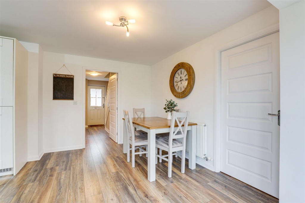 Ladybank Rise, Arnold, Nottinghamshire, NG5 8QG