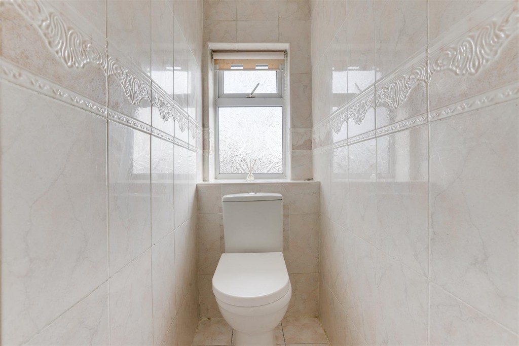 Mildenhall Crescent, Bestwood Park, Nottinghamshire, NG5 5RP