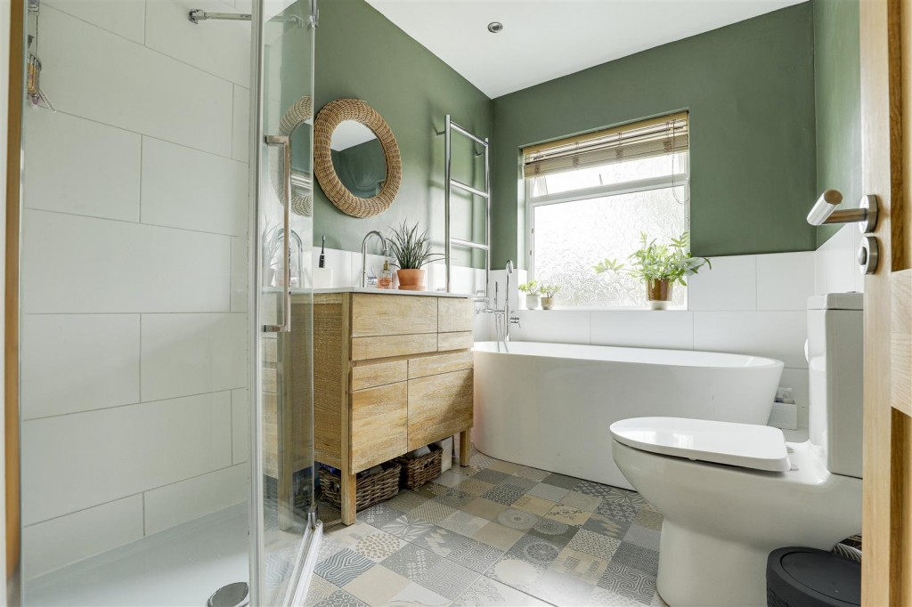 Victoria Road, Bunny, Nottinghamshire, NG11 6QF