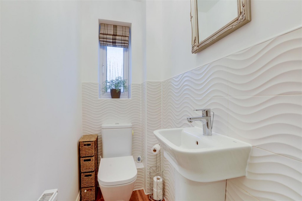 Canberra Crescent, Hucknall, Nottinghamshire, NG15 6WH