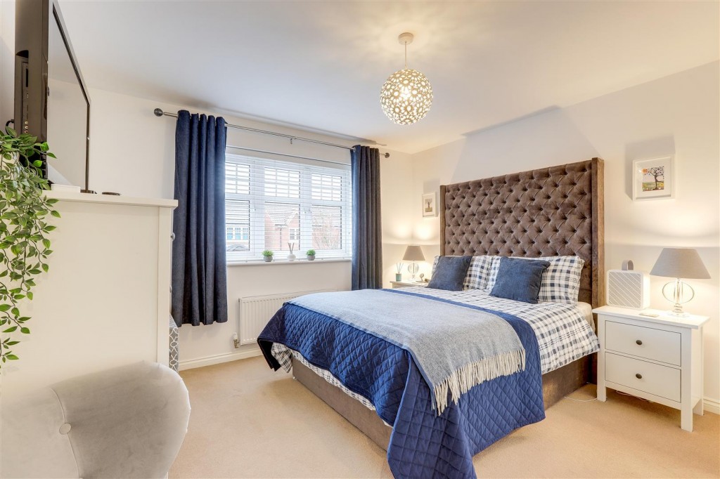 Canberra Crescent, Hucknall, Nottinghamshire, NG15 6WH