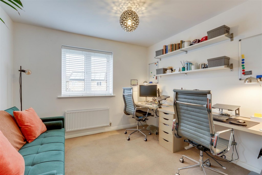 Canberra Crescent, Hucknall, Nottinghamshire, NG15 6WH