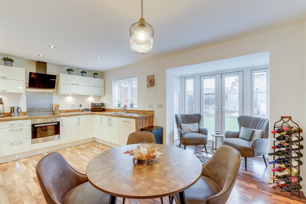 Canberra Crescent, Hucknall, Nottinghamshire, NG15 6WH