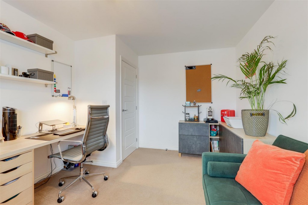 Canberra Crescent, Hucknall, Nottinghamshire, NG15 6WH