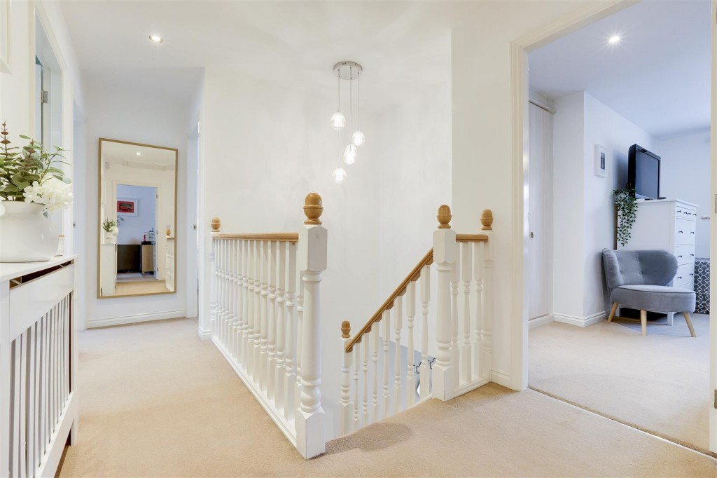 Canberra Crescent, Hucknall, Nottinghamshire, NG15 6WH