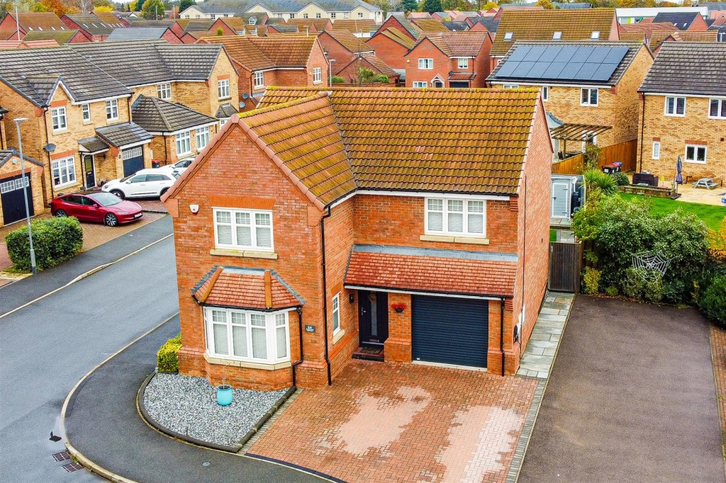 Canberra Crescent, Hucknall, Nottinghamshire, NG15 6WH