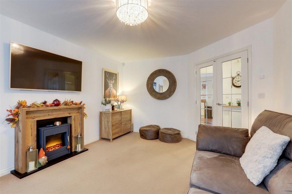 Canberra Crescent, Hucknall, Nottinghamshire, NG15 6WH