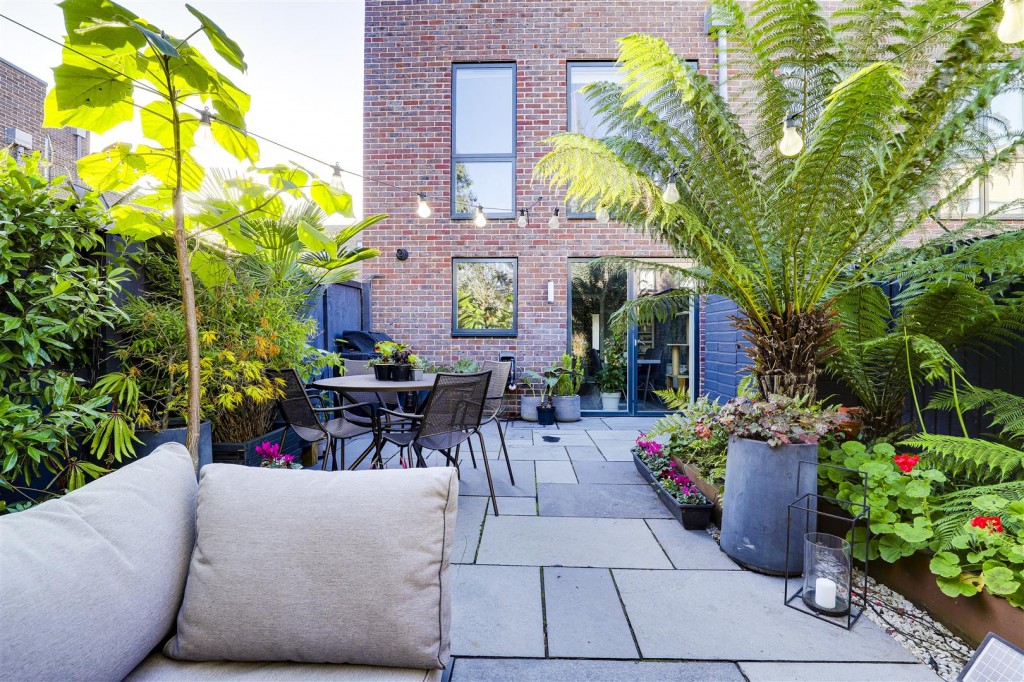 Navigation Street, Nottingham, Nottinghamshire, NG2 4DR