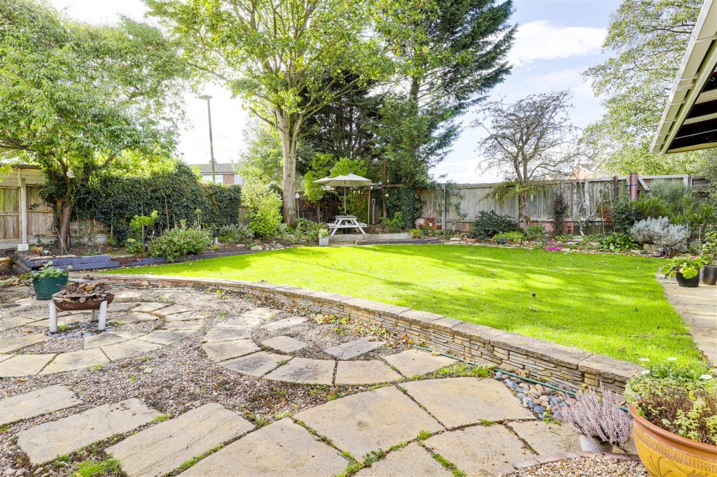 Brookside Avenue, East Leake, Loughborough, LE12 6PA