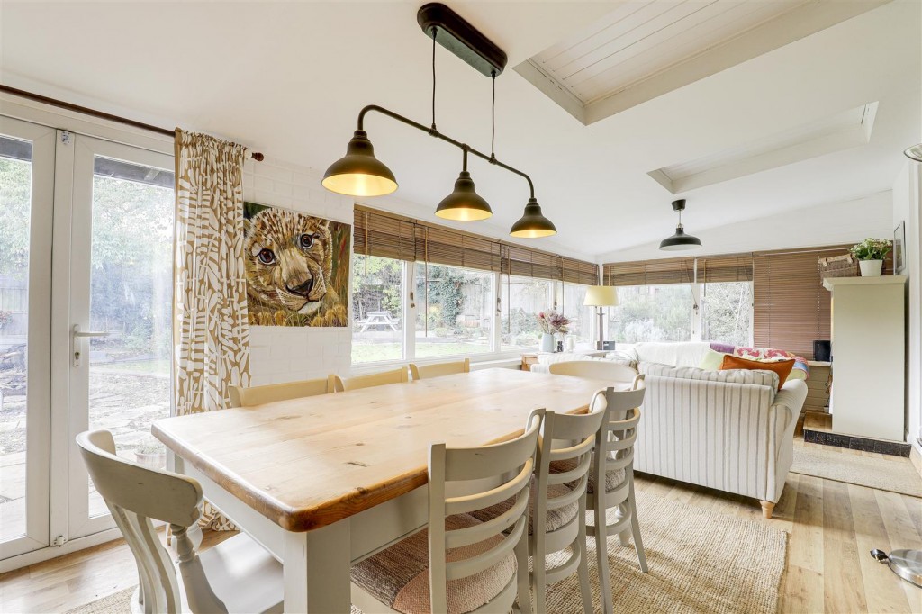 Brookside Avenue, East Leake, Loughborough, LE12 6PA