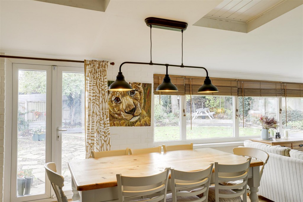 Brookside Avenue, East Leake, Loughborough, LE12 6PA