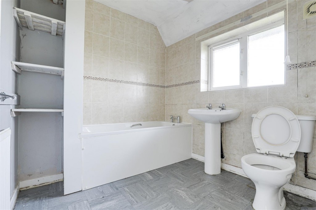 Forest Road, Clipstone Village, Mansfield, Nottinghamshire, NG21 9DU