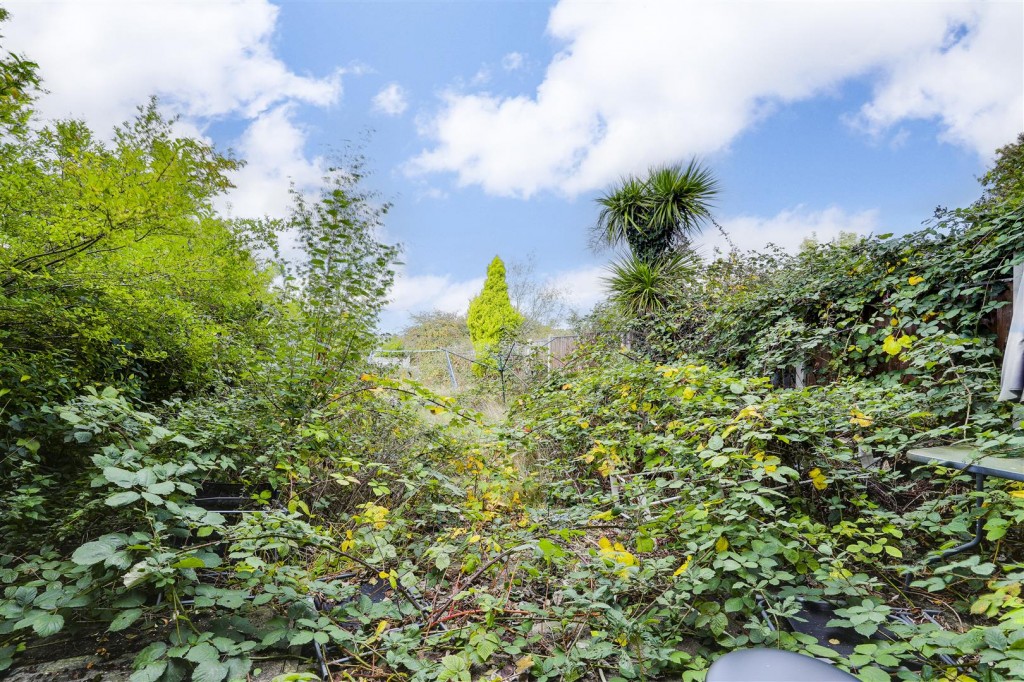 Forest Road, Clipstone Village, Mansfield, Nottinghamshire, NG21 9DU