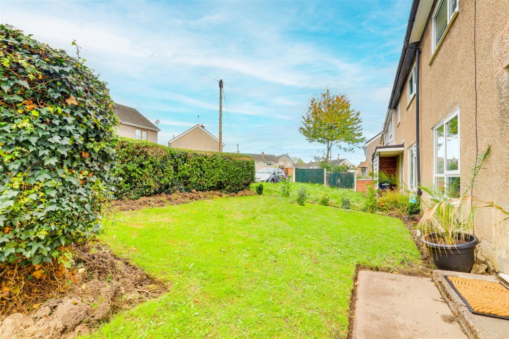 Bunting Close, Ilkeston, Derbyshire, DE7 4JE