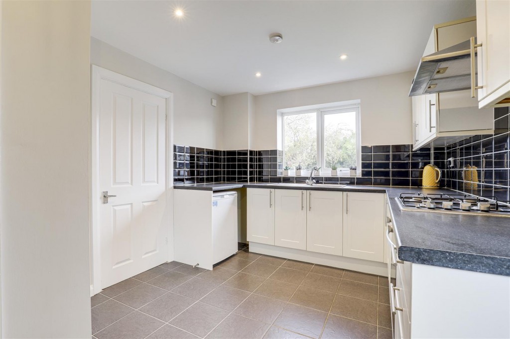 Bunting Close, Ilkeston, Derbyshire, DE7 4JE