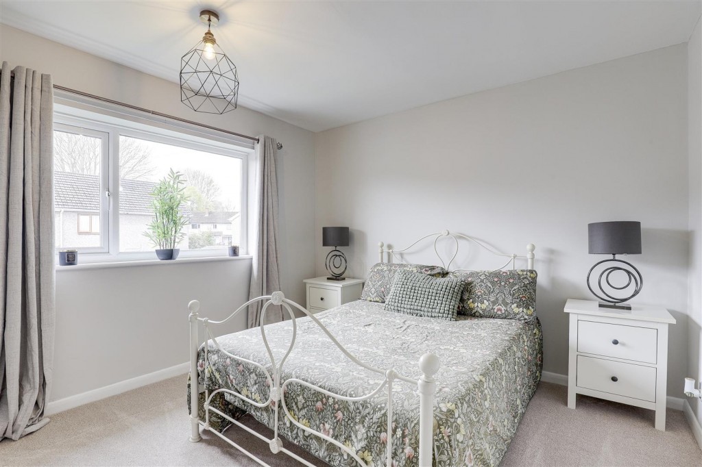 Bunting Close, Ilkeston, Derbyshire, DE7 4JE