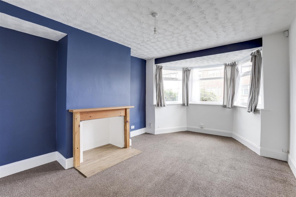 Manville Close, Beechdale, Nottinghamshire, NG8 3LP