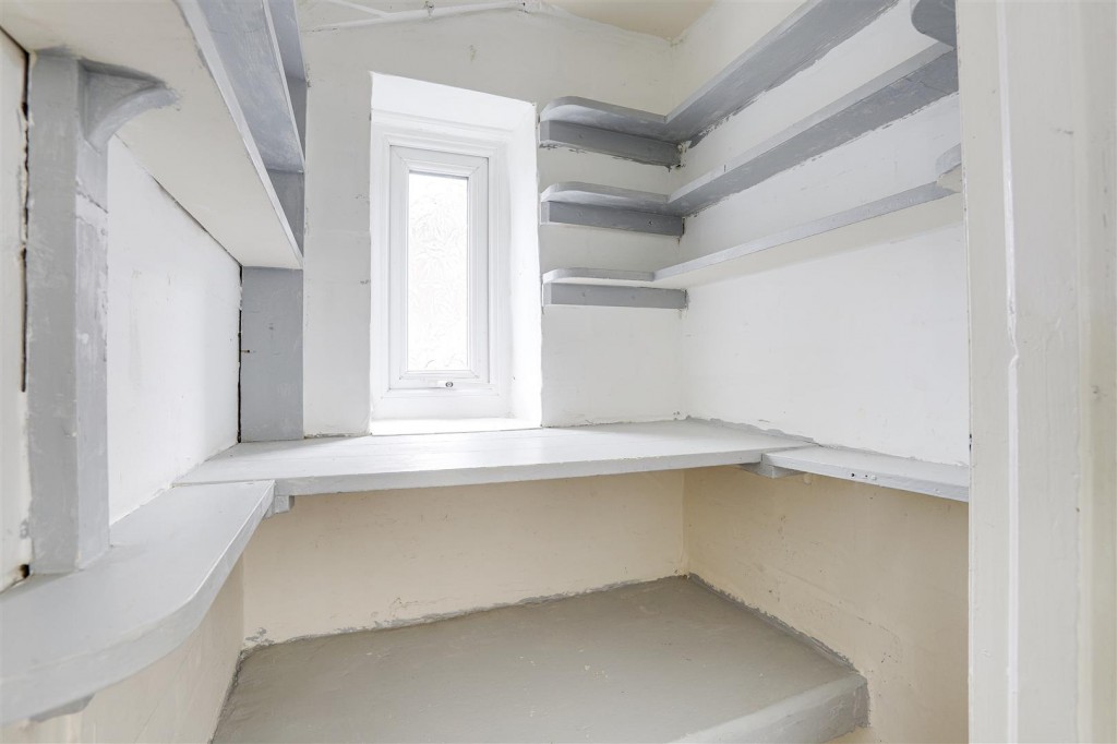 Manville Close, Beechdale, Nottinghamshire, NG8 3LP