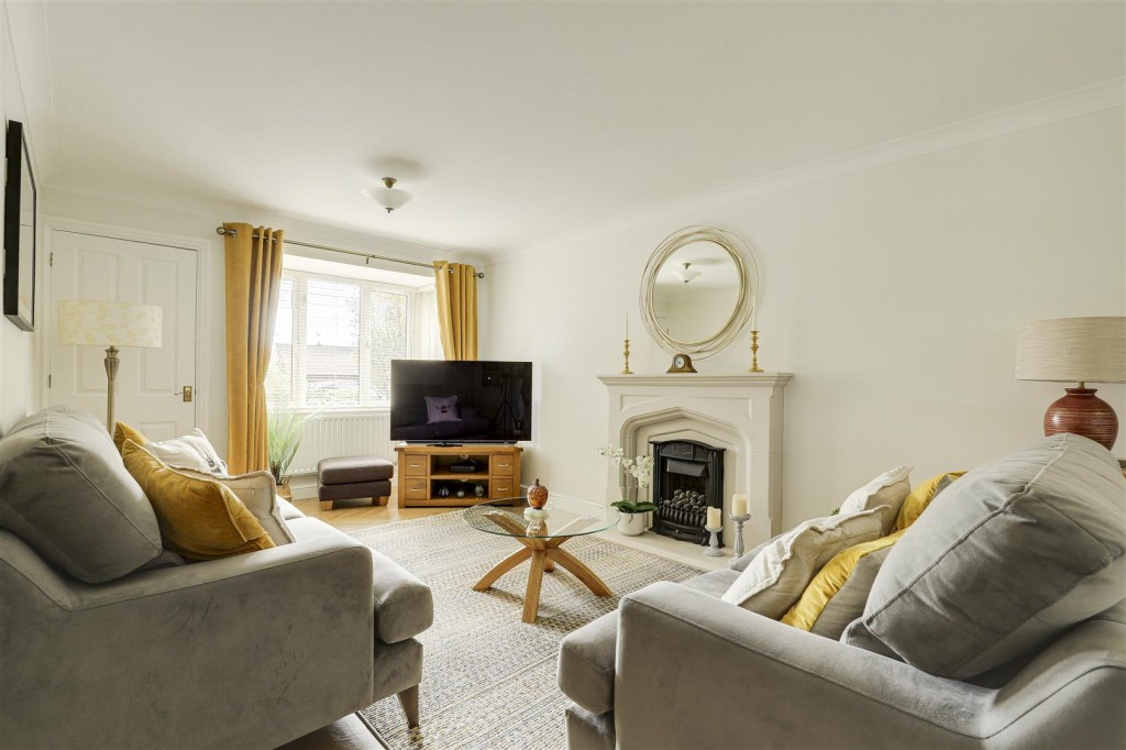 Barn Close, Nottingham, Nottinghamshire, NG6 7EA