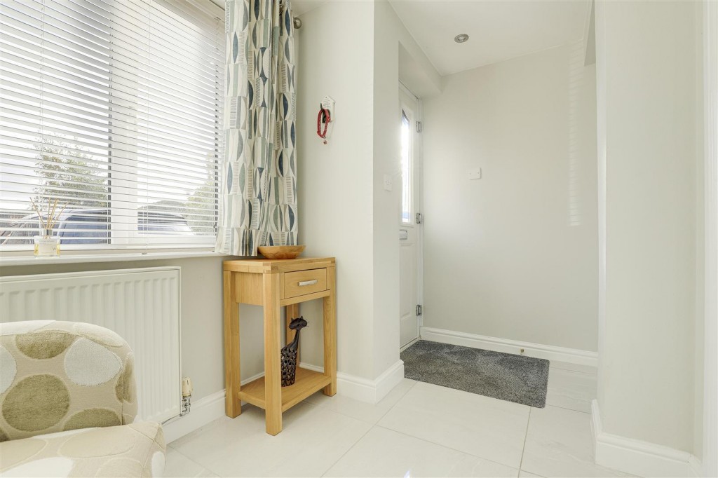 Barn Close, Nottingham, Nottinghamshire, NG6 7EA