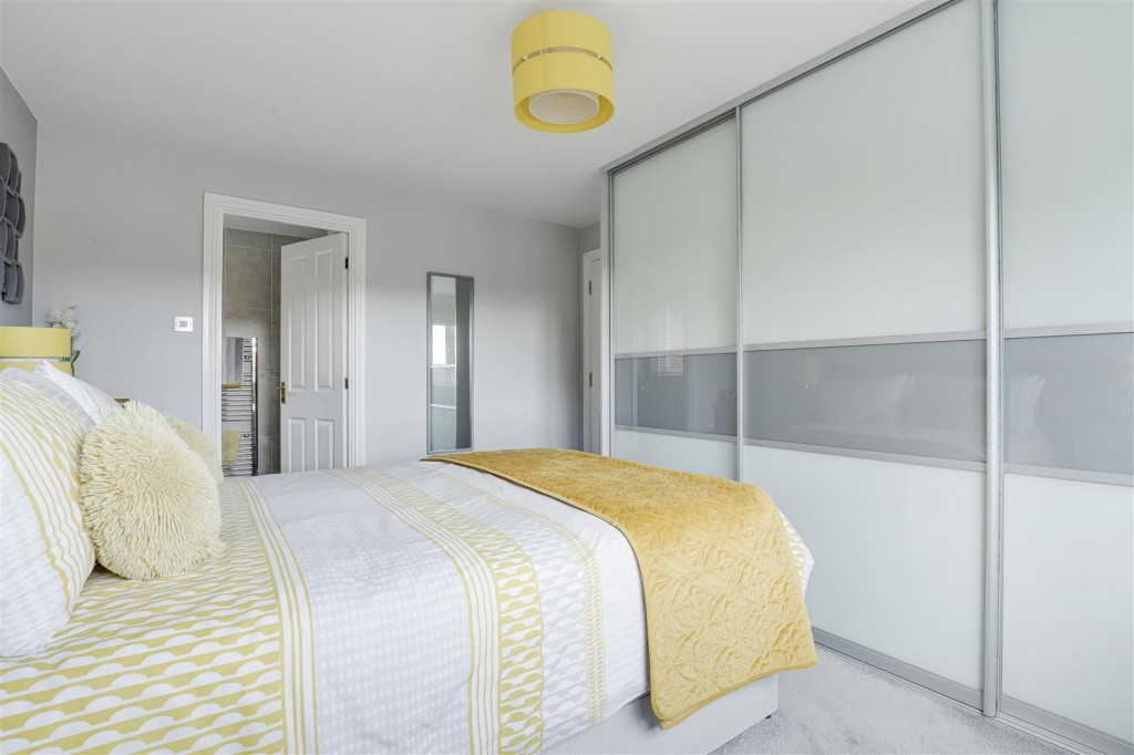 Barn Close, Nottingham, Nottinghamshire, NG6 7EA