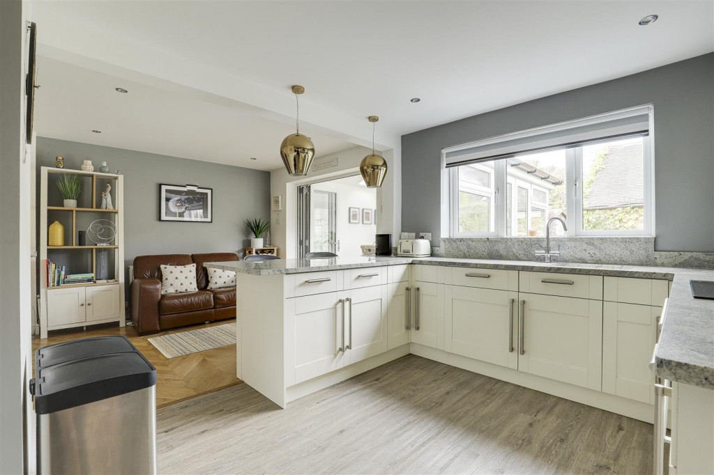 Barn Close, Nottingham, Nottinghamshire, NG6 7EA