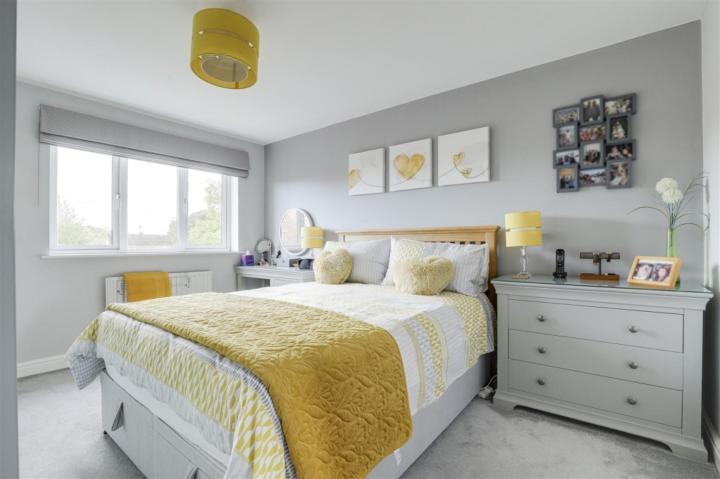 Barn Close, Nottingham, Nottinghamshire, NG6 7EA