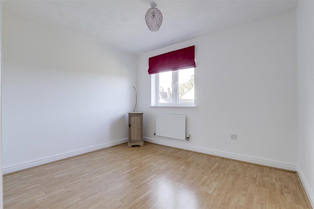 Barn Close, Nottingham, Nottinghamshire, NG6 7EA