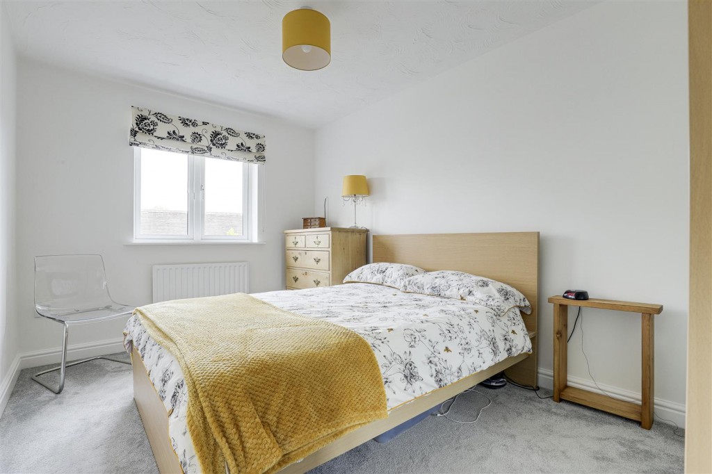 Barn Close, Nottingham, Nottinghamshire, NG6 7EA