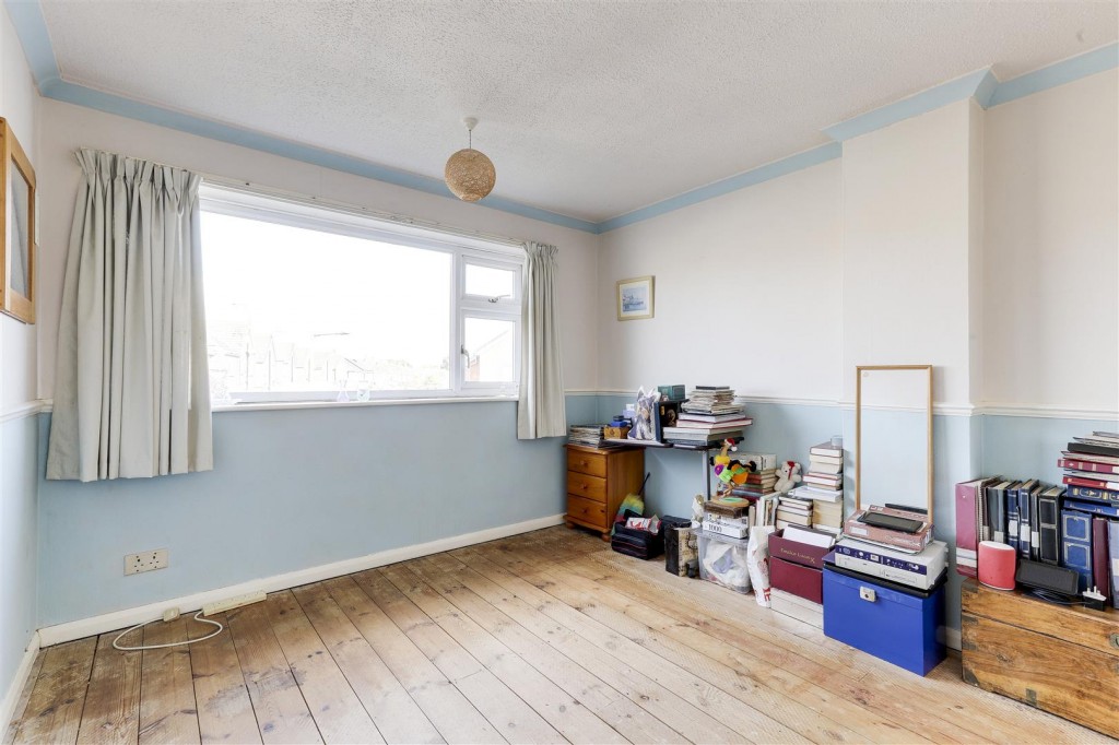 Ascot Drive, Hucknall, Nottinghamshire, NG15 6HZ